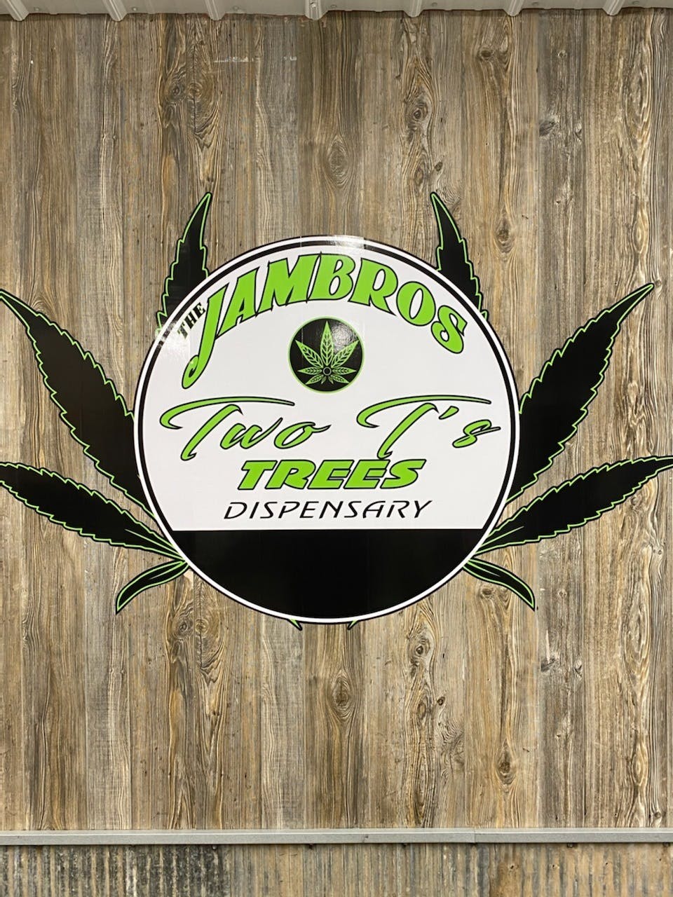 Two T's Trees logo